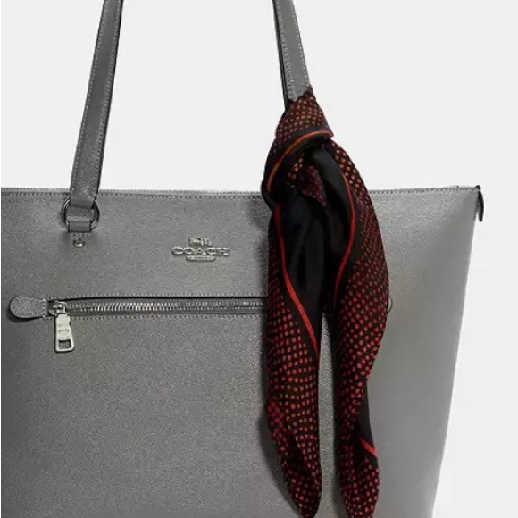 Brand new Coach 100% silk scarf with tag - Picture 6 of 8